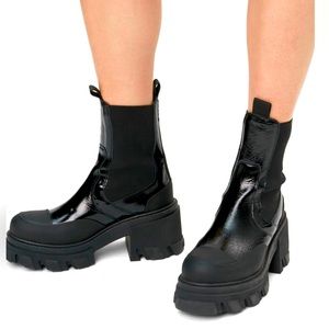 Ganni platform Chelsea boots in black patent sz 9 (EU 39)